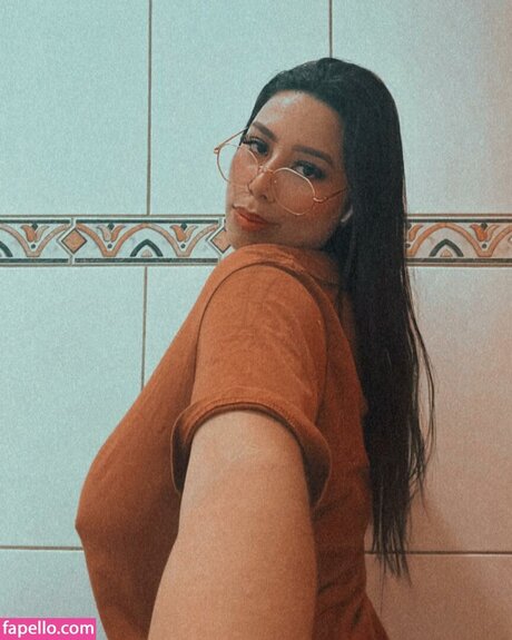 rukminimunera17 perfect model pic