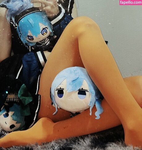 The Nuzzle erotic model pic