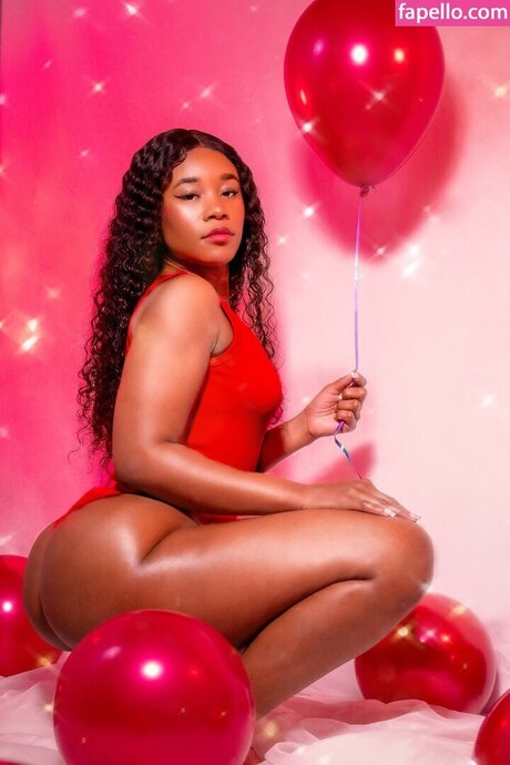 Hallybans star porn pic