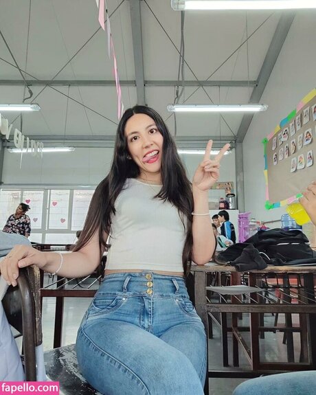 Nicole Dayana model pretty pics