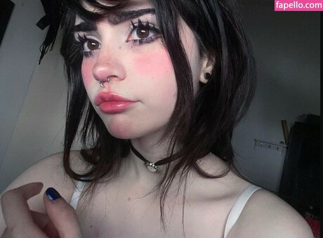 elinoiiddx erotic model gallery