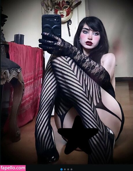 elinoiiddx top actress photos