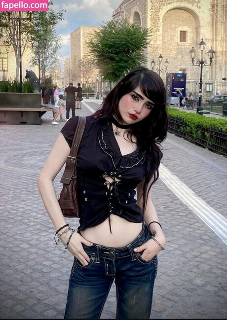 elinoiiddx pornstar naked images