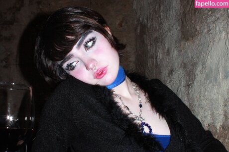 elinoiiddx model pornographic image