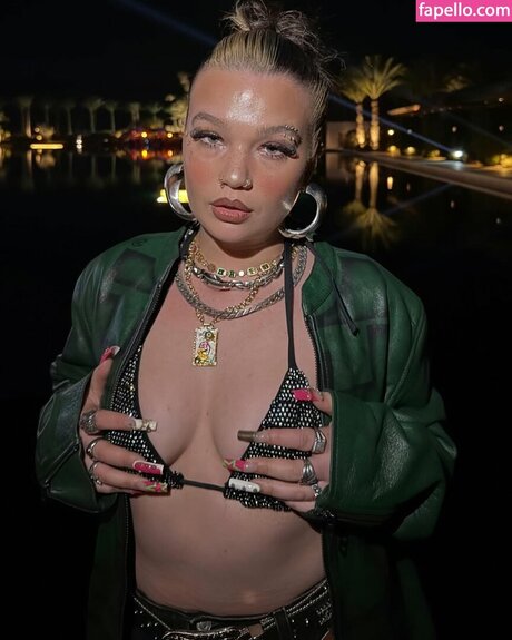 Lola Young best actress pictures