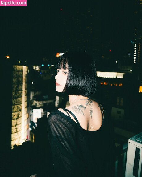 Yuriyuri Fanclub model sexy picture