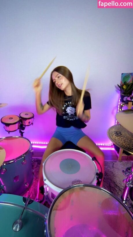 Kriss Drummer model hd galleries
