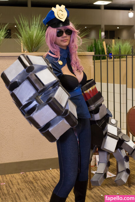 Marine Sivongsa model pic