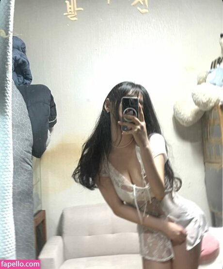 blonde petite onlyfans porn image