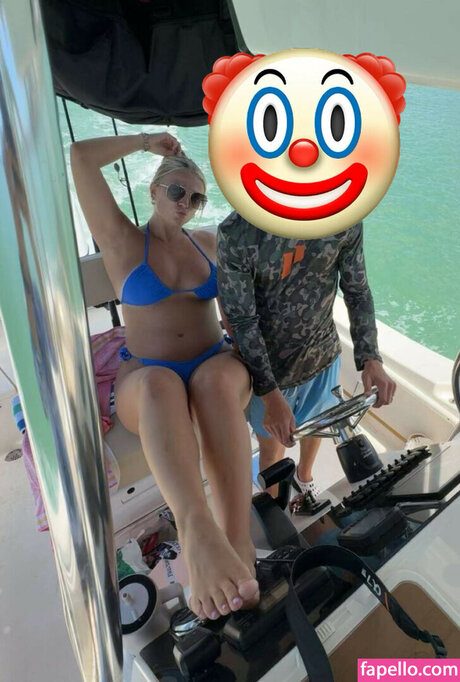 Cayla Vanderbaan naked star picture