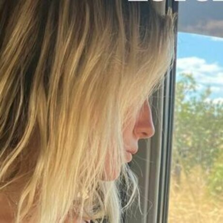 rebeccamcleod high quality model pic