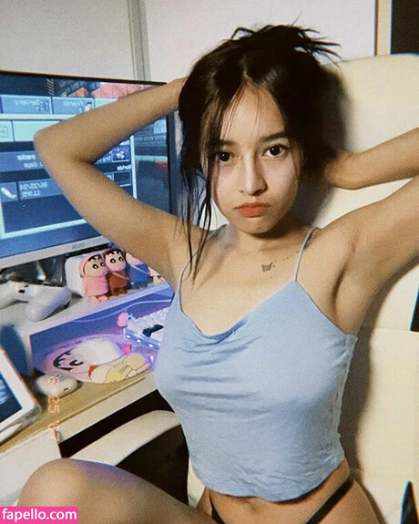 caxeks model sexy picture