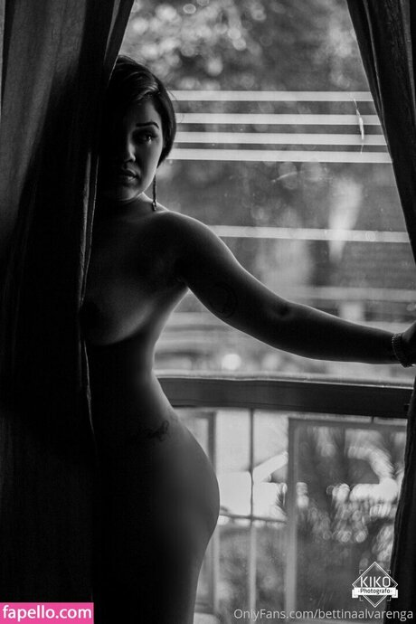 Bettina Alvarenga best model image