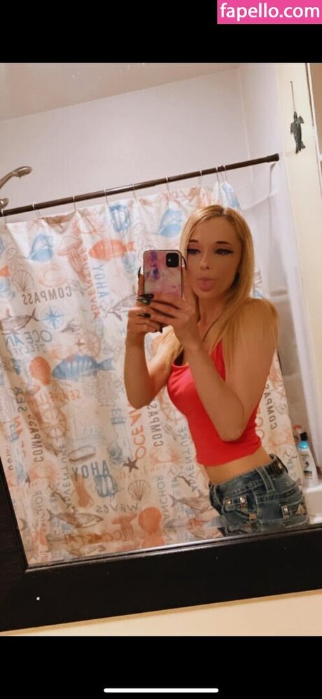 Kelly Lyn pretty model gallery