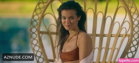 P nar Deniz pornstar erotic photo