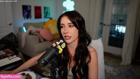 brieanneroksa pretty pornstar image