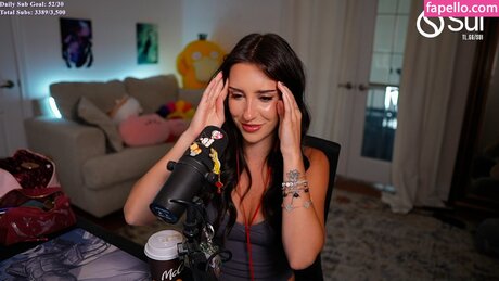 curvy muscle onlyfans erotic img