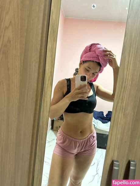 Thais Aruna sexy star pic