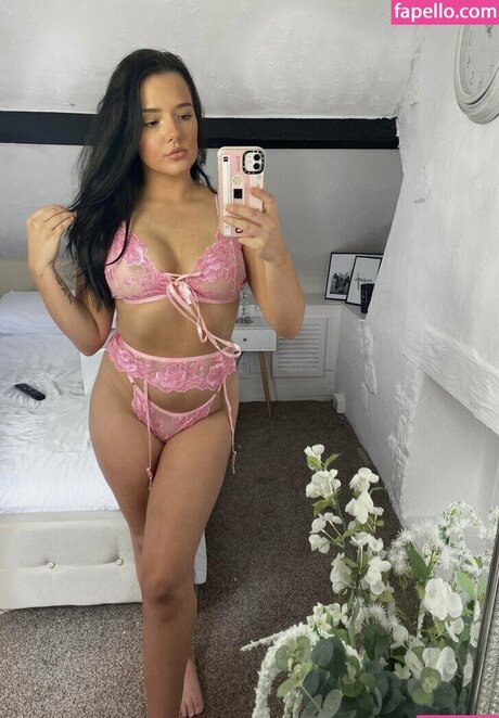 Emily Woods sexy actress img