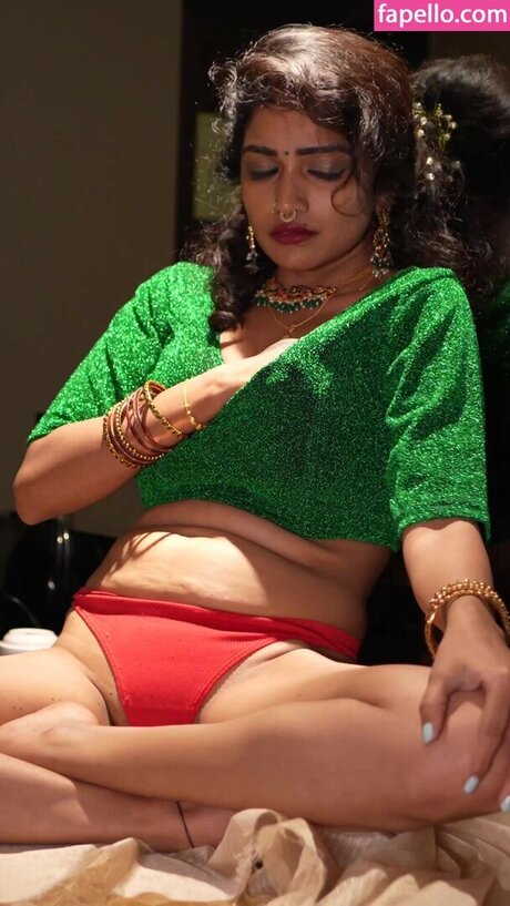 latina solo onlyfans free nude images