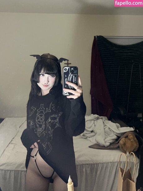 skinny blonde milf onlyfans sexy naked pic