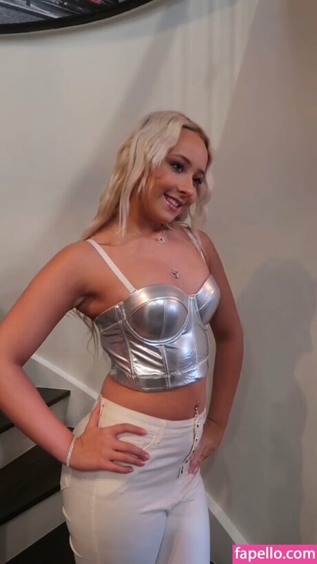 Lexi Booker naked model pics