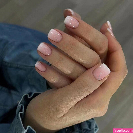 Essie Bone top star pics