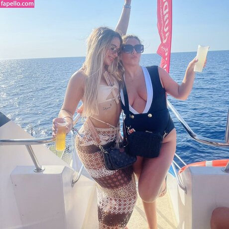 Sophie Williams pornstar exclusive photos