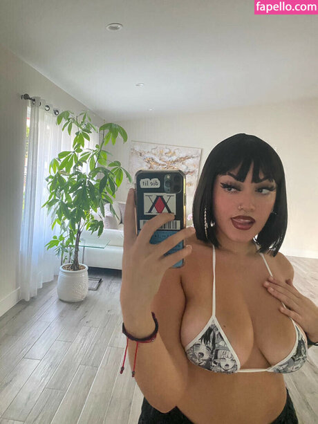 ghouluvr model best picture