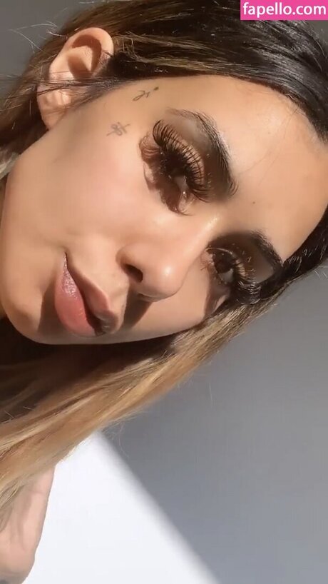 Ally Lotti model best pic