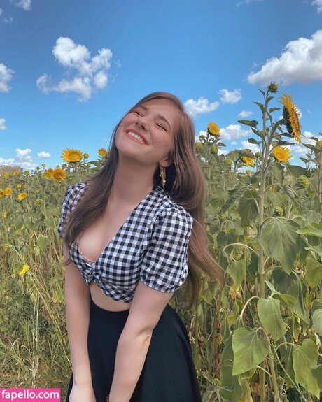 Alaurabidingcitizen star naked images