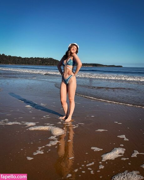 Alaurabidingcitizen erotic model galleries