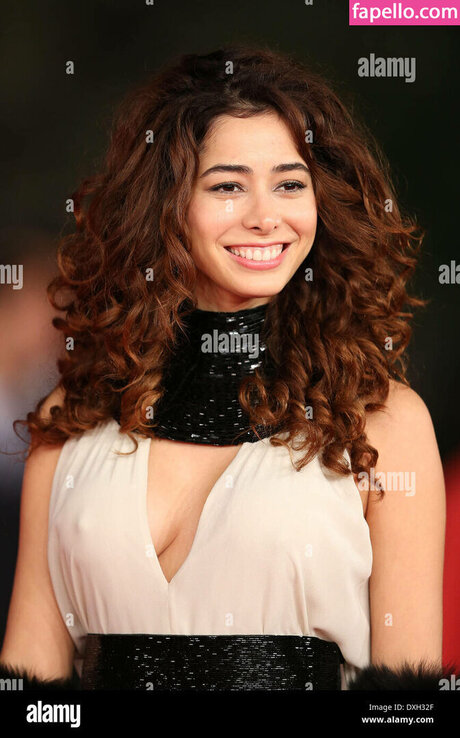 Aurora Cossio adult model image