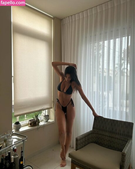 Liya Mizrahi hot model image