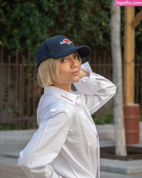 Hello__iris porn actress pic