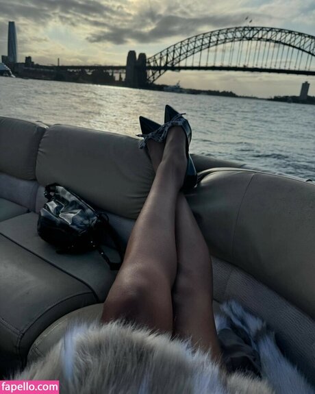 Lara Raj xxx model pic