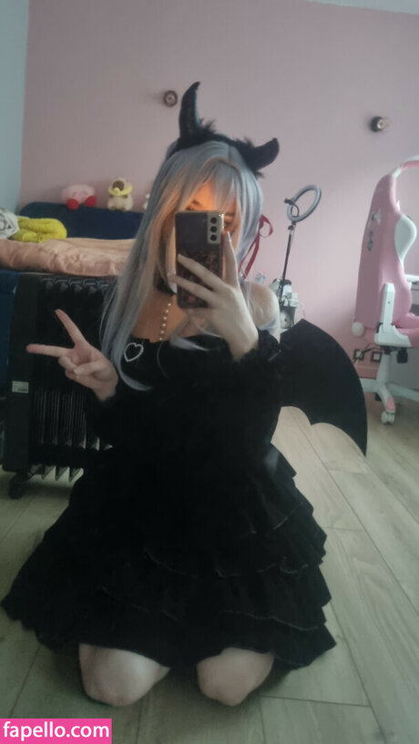 leikyu naked pornstar pic