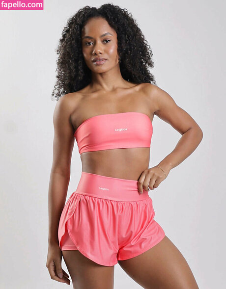 Acassia Diniz art model image