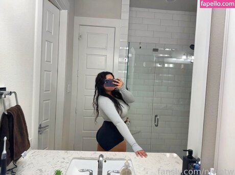 Nivibtw naked actress photos