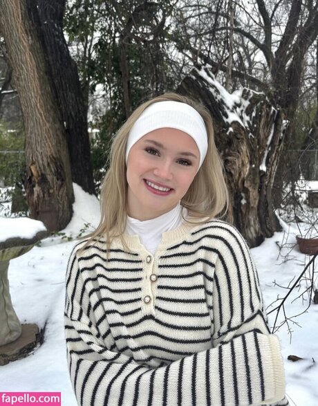 blonde secretary onlyfans hd images