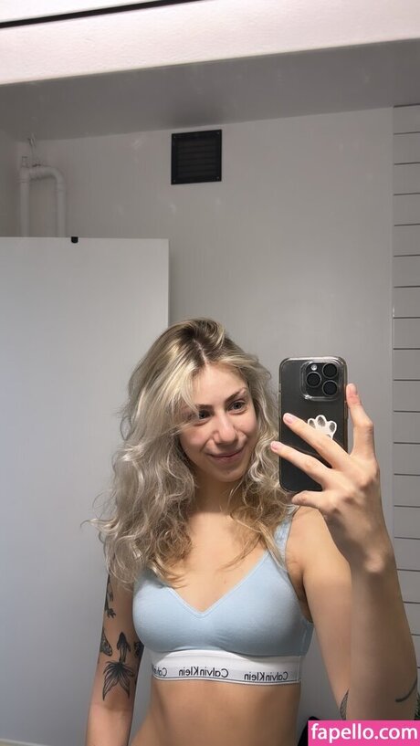 Marie Watson hot star pic