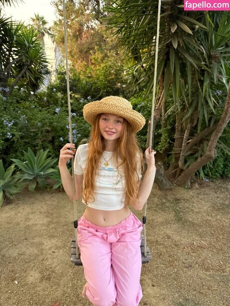 Samantha Cormier perfect model img