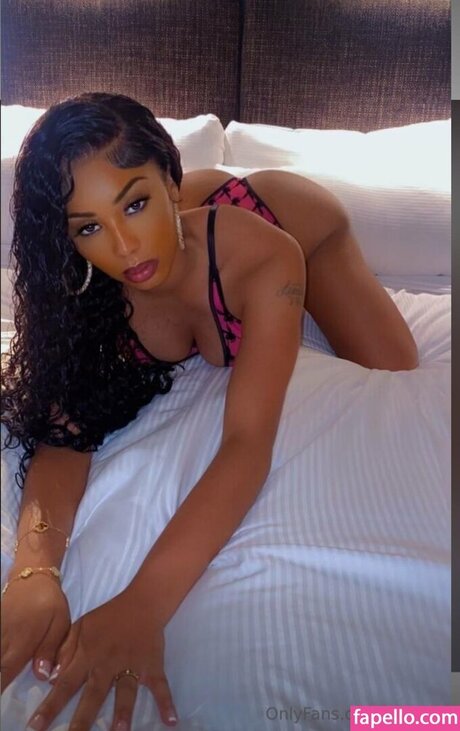 Royalty 24kt star naked photos