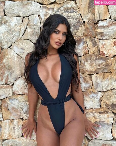 Martita Estevez art model gallery