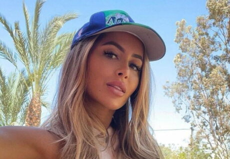 El Himer xxx actress gallery