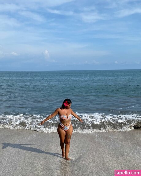 Melanie Noelia sexy star img