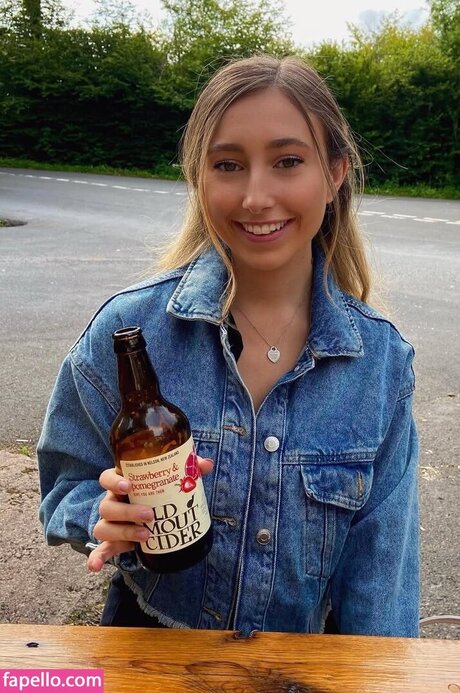 Chlo Matt model free photo