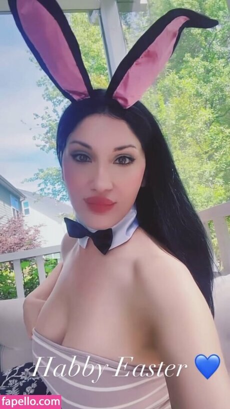 slanofflames erotic actress photos