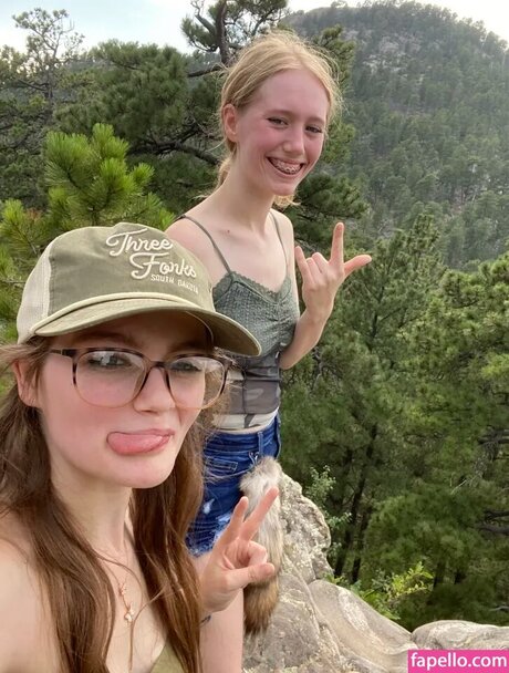 Gals O Gurk model nice pictures