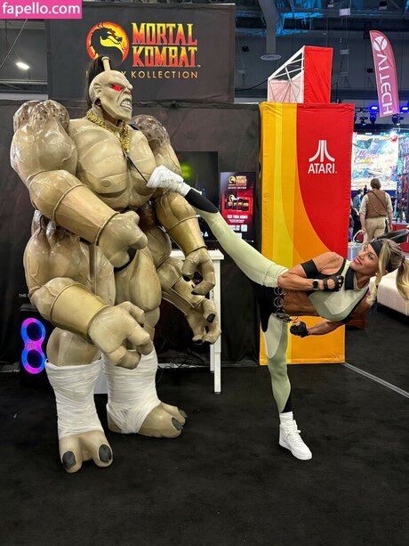 Kerri Ann Hoskins naked pornstar pics